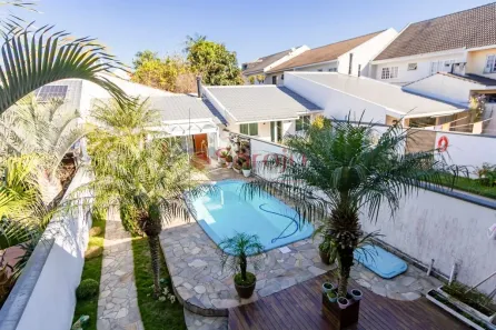 Sobrado com 3 Quartos à venda, 189m² no Tarumã, Curitiba