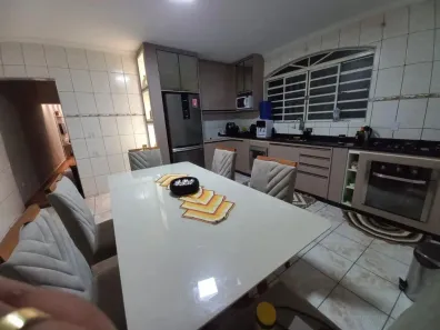 Sobrado com 3 Quartos à venda, 240m² no Jardim Santo Amaro, Sorocaba