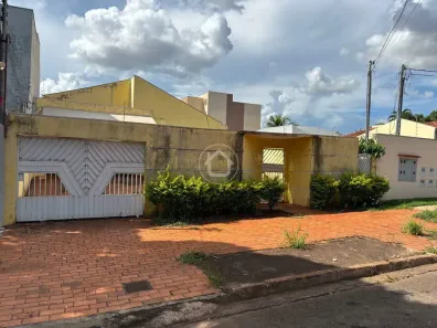 Casa com 3 Quartos à venda, 720m² no Vila Gomes, Campo Grande