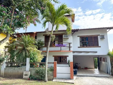 Casa de Condomínio com 4 Quartos à venda, 400m² no Badu, Niterói