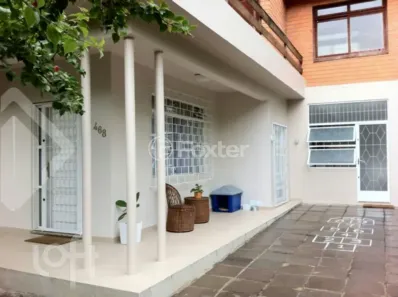 Casa com 4 Quartos à venda, 152m² no Passo da Areia, Porto Alegre