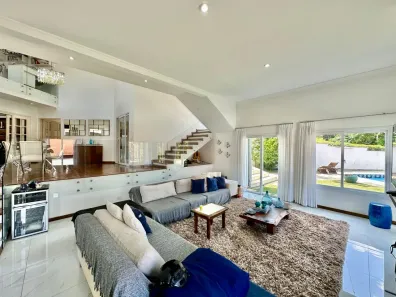 Sobrado com 4 Quartos à venda, 300m² no Granja Viana II, Cotia