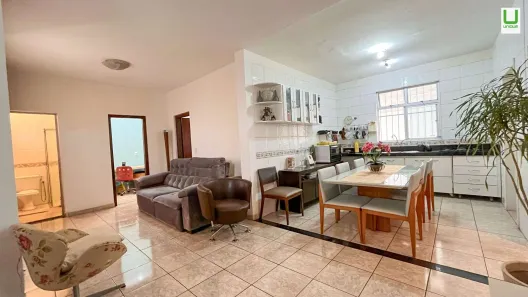 Casa com 5 Quartos à venda, 395m² no Buritis, Belo Horizonte