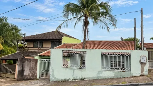 Casa com 3 Quartos para alugar, 140m² no Conjunto Parigot de Souza 1, Londrina