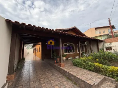 Casa com 3 Quartos à venda, 200m² no Curral, Ibiúna