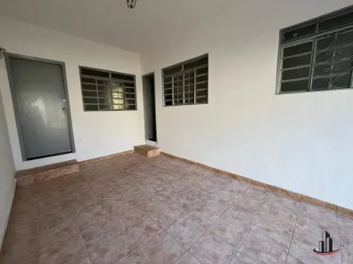 Casa com 2 Quartos para alugar, 100m² no Vila Maria Helena, Uberaba