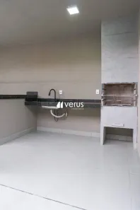 Casa com 3 Quartos à venda, 220m² no Santa Mônica, Uberlândia