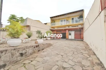 Galpão/Depósito/Armazém para alugar, 160m² no Glória, Porto Alegre