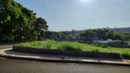 Lote/Terreno à venda, 366m² no Jardim Biagioni, Araraquara