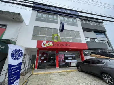 Sala Comercial para alugar, 80m² no Barreiros, São José