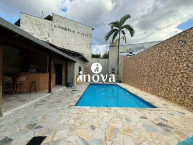 Casa com 3 Quartos à venda, 362m² no Fabrício, Uberaba
