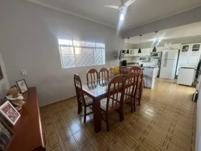 Casa com 3 Quartos à venda, 158m² no Jardim Castelo Branco, Ribeirão Preto