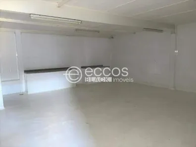 Galpão/Depósito/Armazém à venda, 227m² no Jardim Inconfidência, Uberlândia