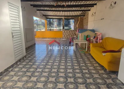 Casa com 5 Quartos à venda, 300m² no Jardim São Salvador, Taboão da Serra