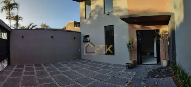 Sobrado com 3 Quartos à venda, 220m² no Loteamento Villa Branca, Jacareí