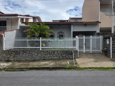 Casa com 4 Quartos à venda, 188m² no Jardim Centenário, Poços de Caldas