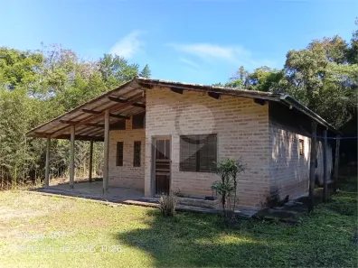 Fazenda/Sítio com 3 Quartos à venda, 150m² no Centro (Canguera), São Roque