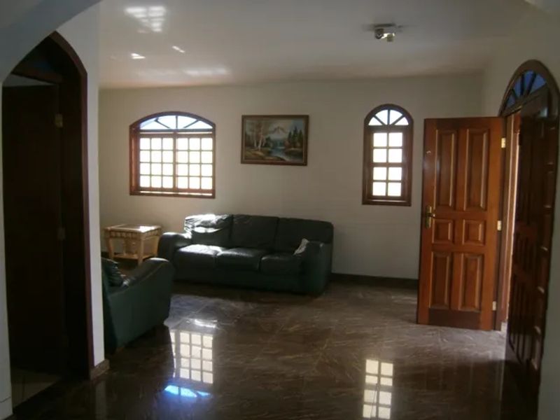 Casa com 5 quartos — Castelo, Belo Horizonte