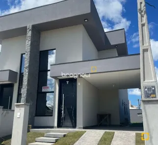 Casa com 3 Quartos à venda, 132m² no Carianos, Florianópolis