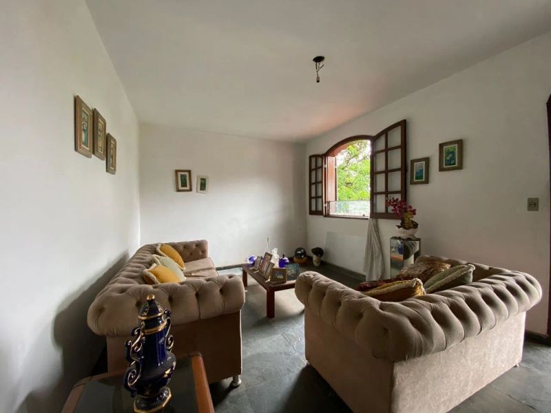 Casa com 5 quartos — Caiçaras, Belo Horizonte