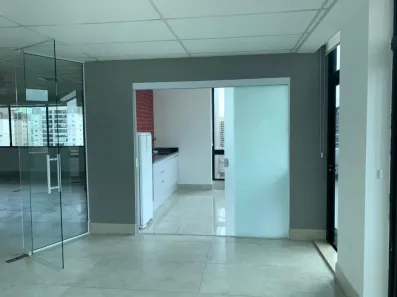 Sala Comercial para alugar, 135m² no Indianópolis, São Paulo