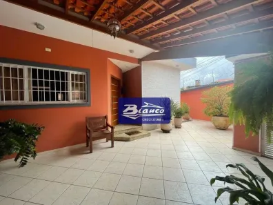 Casa com 3 Quartos à venda, 250m² no Vila Rosália, Guarulhos