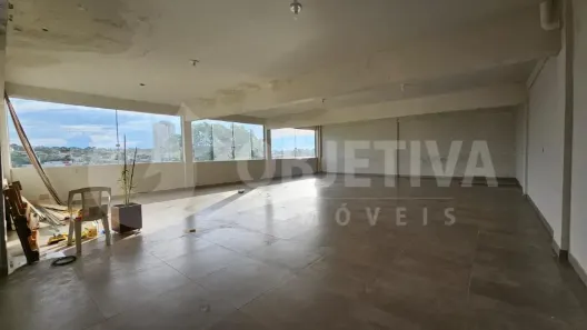 Sala Comercial para alugar, 240m² no Vigilato Pereira, Uberlândia