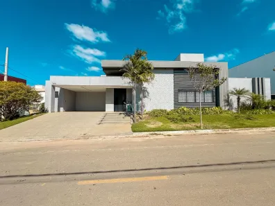 Casa de Condomínio com 4 Quartos para alugar, 243m² no Gran Park, Vespasiano