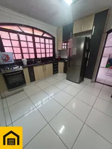 Sobrado com 3 Quartos à venda, 246m² no Jardim Guapituba, Mauá