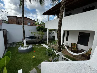 Sobrado com 4 Quartos à venda, 171m² no Guarajuba (Monte Gordo), Camaçari