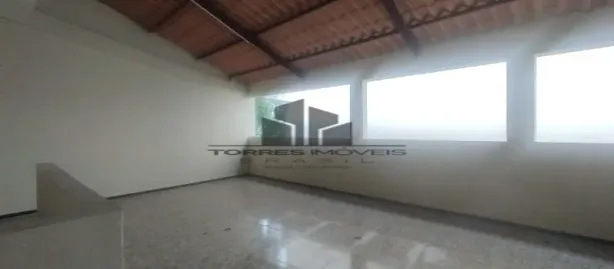 Casa com 2 Quartos para alugar, 200m² no Vila Valqueire, Rio de Janeiro