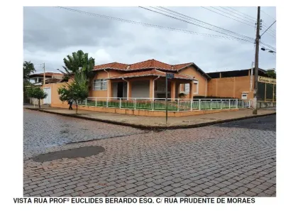 Casa com 3 Quartos à venda, 207m² no Jardinópolis, Jardinópolis