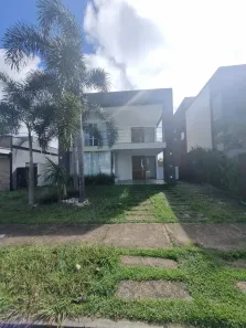 Casa de Condomínio com 4 Quartos para alugar, 282m² no Jardim Limoeiro, Camaçari