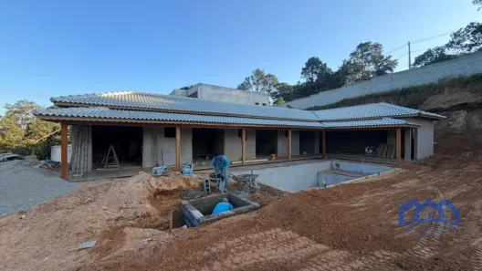 Fazenda/Sítio com 4 Quartos à venda, 1000m² no , Mairinque