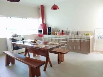 Casa com 3 Quartos à venda, 331m² no Pampulha, Uberlândia