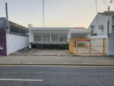 Casa com 4 Quartos para alugar, 423m² no Centro, Salto