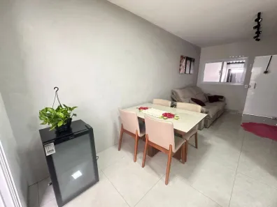 Casa com 2 Quartos à venda, 89m² no Novo Mundo, Uberlândia