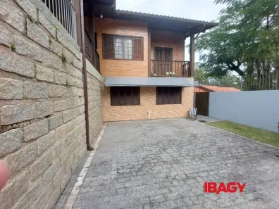 Apartamento com 1 Quarto para alugar, 25m² no Carvoeira, Florianópolis
