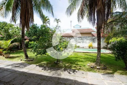 Casa com 4 Quartos à venda, 398m² no Itaipu, Niterói