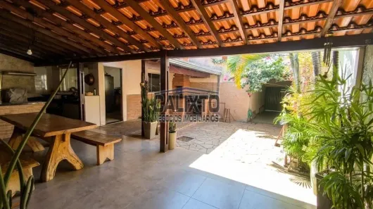 Casa com 3 Quartos à venda, 150m² no Tocantins, Uberlândia