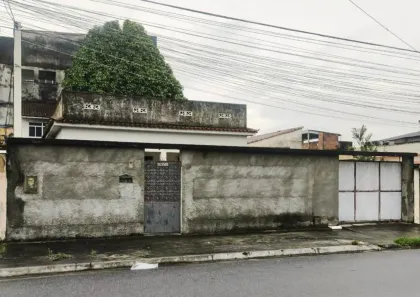 Casa com 7 Quartos à venda, 300m² no Trindade, São Gonçalo