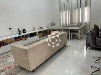 Casa com 4 Quartos à venda, 235m² no Plano Diretor Sul, Palmas