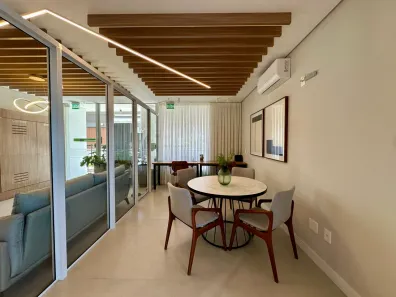 Apartamento com 2 Quartos à venda, 63m² no Coqueiros, Florianópolis
