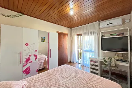 Casa com 4 Quartos à venda, 207m² no Nonoai, Porto Alegre