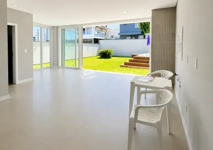 Casa com 3 Quartos à venda, 221m² no Campeche, Florianópolis