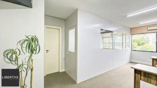Sala Comercial à venda, 36m² no Petrópolis, Porto Alegre