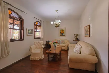 Casa com 3 Quartos à venda, 299m² no Caiçaras, Belo Horizonte