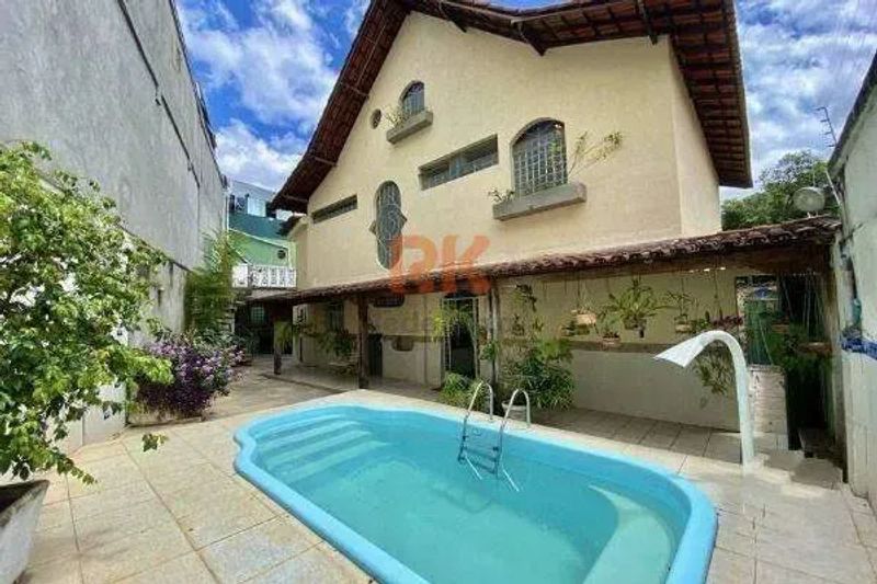 Casa com 4 quartos — Ouro Preto, Belo Horizonte