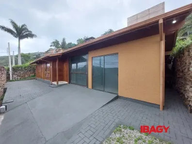 Casa com 2 Quartos para alugar, 100m² no Morro das Pedras, Florianópolis