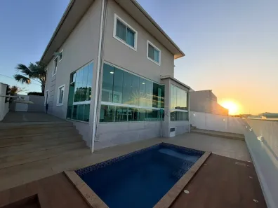 Casa de Condomínio com 3 Quartos à venda, 270m² no Lagoa, Macaé